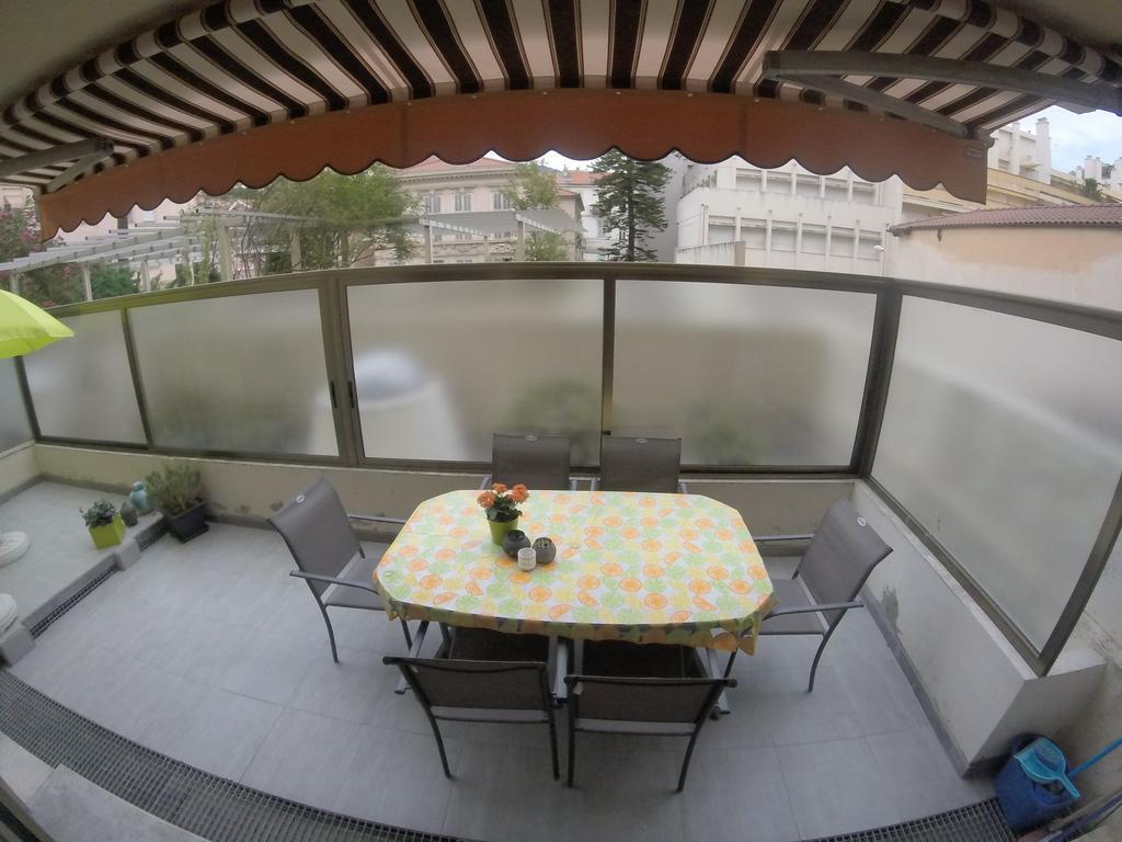 Appartement Regency ม็องตง ภายนอก รูปภาพ